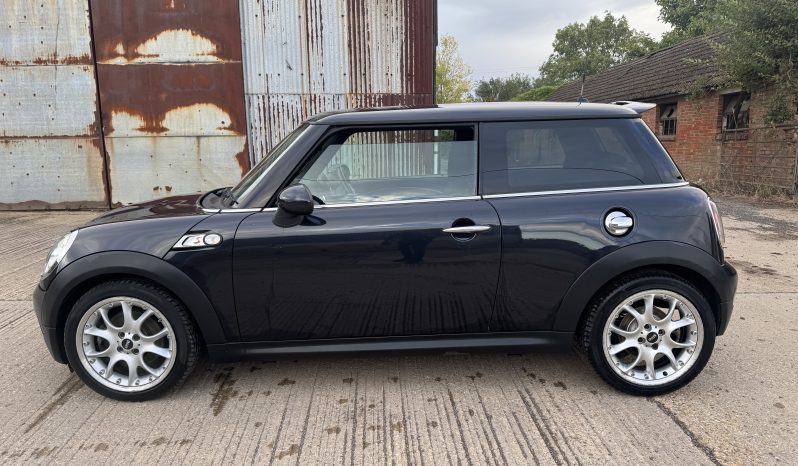 SOLD! 2008 mini cooper S 1.6 petrol full